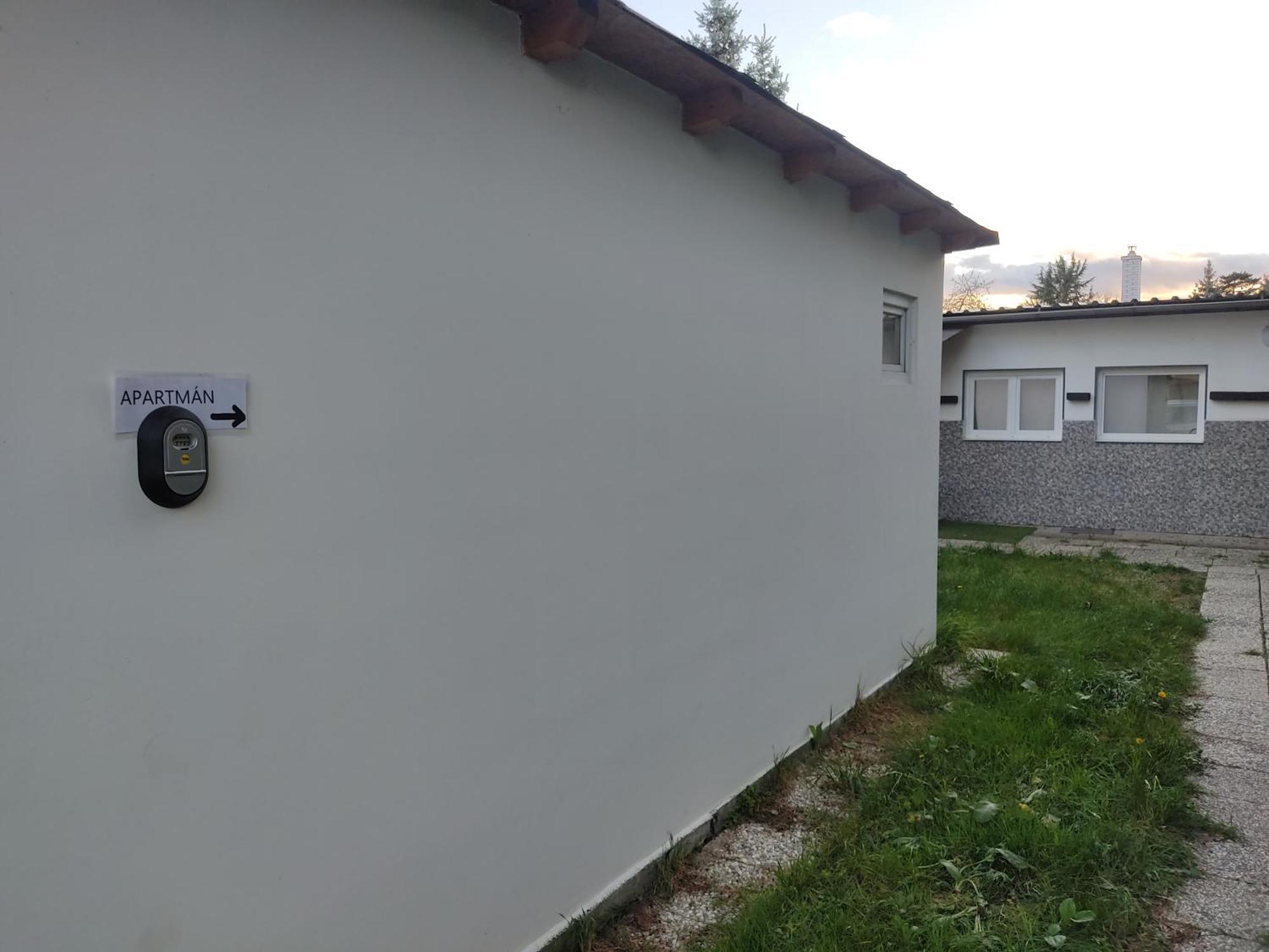 Maly Apartman V Praze Prag Exterior foto